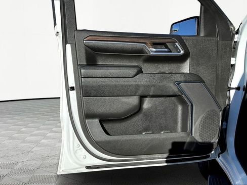 Used 2023 Chevrolet Silverado 1500 LT Trail Boss w/ Protection Package image 18