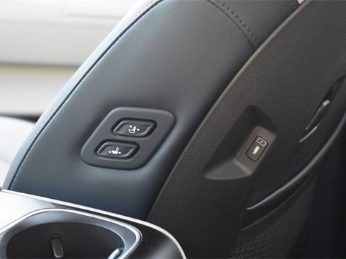 New 2026 Kia Carnival EX image 22