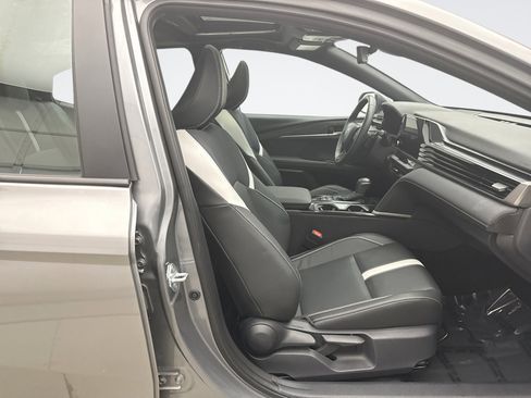 Used 2025 Toyota Camry SE w/ Convenience Package FWD image 17