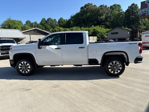 Used 2022 Chevrolet Silverado 2500 Custom w/ Snow Plow Prep/Camper Package AWD/4WD image 14