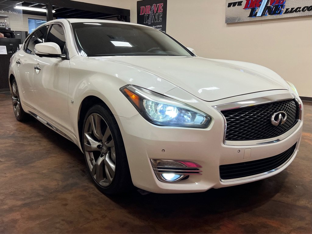Used 2018 INFINITI Q70 L 3.7 RWD image 3