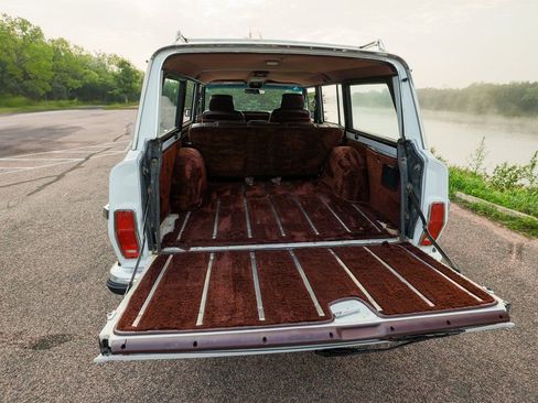 Used 1989 Jeep Grand Wagoneer AWD/4WD image 5