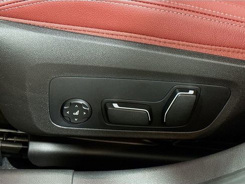 New 2026 BMW 330i 330i w/ Convenience Package image 4