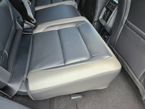 New 2025 Ford Bronco Outer Banks w/ Sasquatch Package image 34