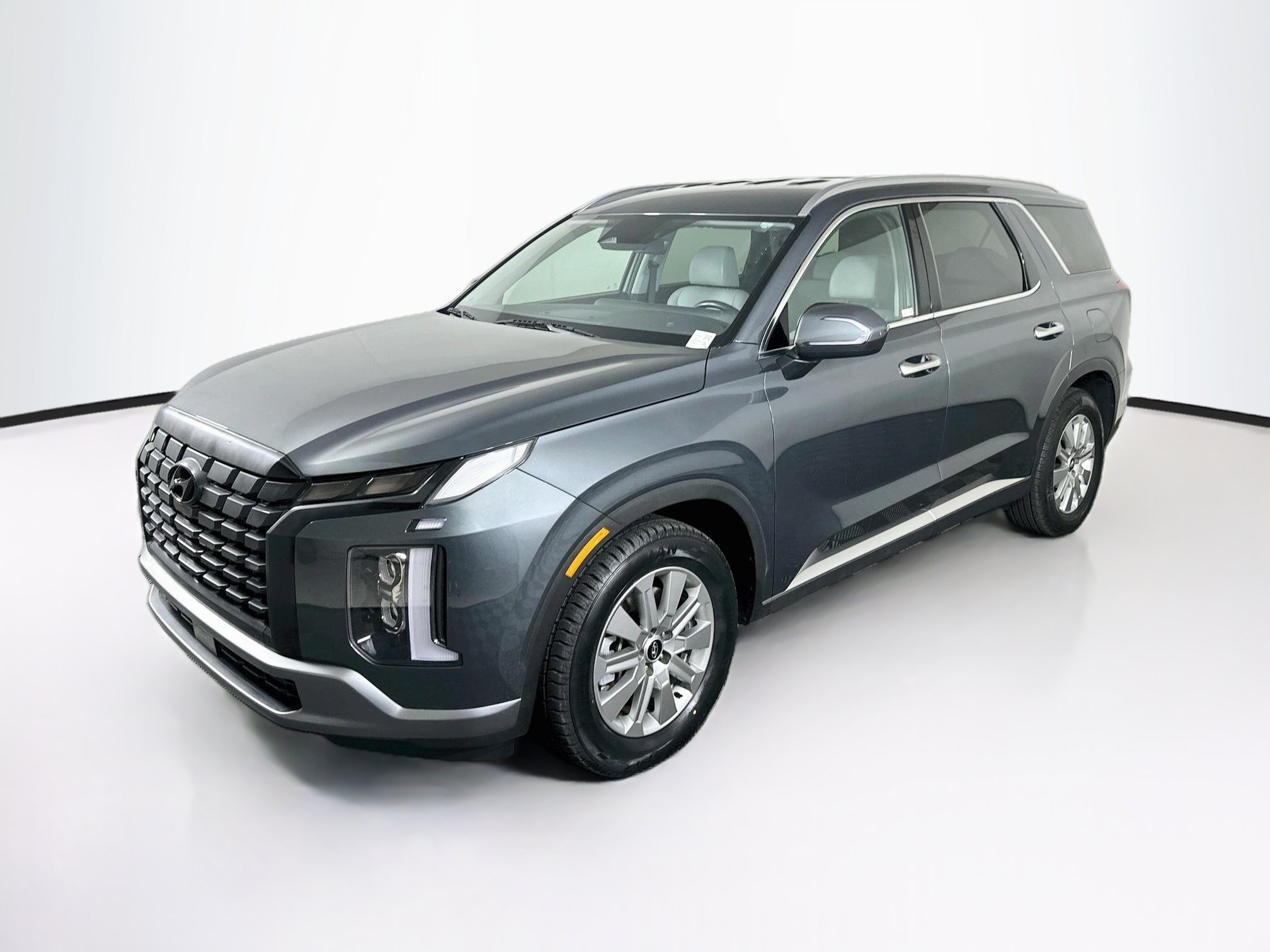 Used 2025 Hyundai Palisade SEL FWD image 3