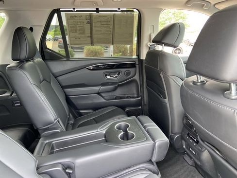Used 2023 Honda Pilot Touring image 21