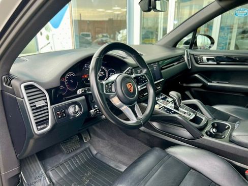 Used 2019 Porsche Cayenne image 12