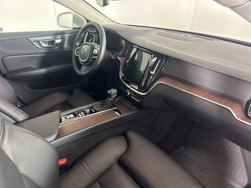 Used 2020 Volvo V60 T5 Cross Country w/ Protection Package Premier image 14