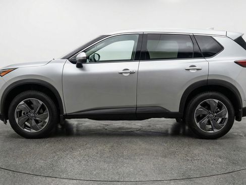 Used 2025 Nissan Rogue SV FWD image 5