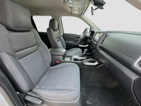 Used 2023 Nissan Frontier SV RWD image 18