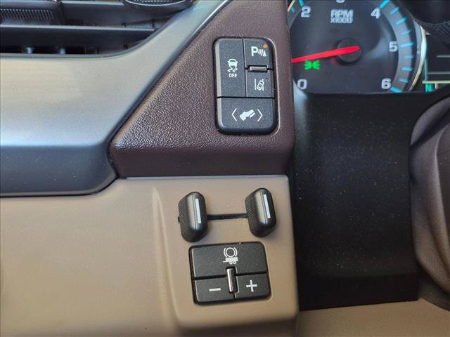 Used 2015 Chevrolet Tahoe LTZ RWD image 11