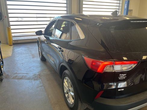 Certified 2021 Ford Escape SE w/ Convenience Package image 3