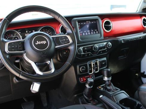Used 2018 Jeep Wrangler Unlimited Rubicon AWD/4WD image 15