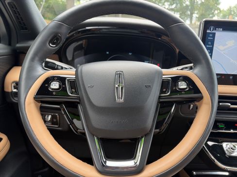 Used 2023 Lincoln Corsair Reserve w/ Equipment Group 201A AWD/4WD image 27
