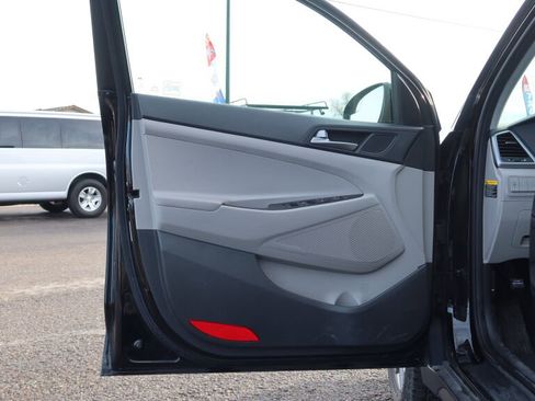 Used 2018 Hyundai Tucson SE image 11