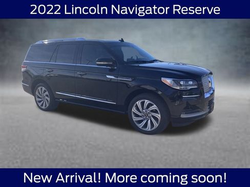 Used 2022 Lincoln Navigator Reserve image 3