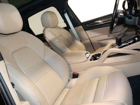Used 2022 Porsche Cayenne Platinum Edition AWD/4WD image 61