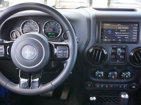 Used 2015 Jeep Wrangler Altitude image 26