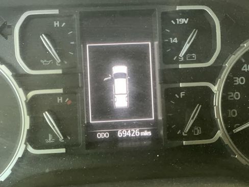 Used 2019 Toyota Tundra SR5 image 15