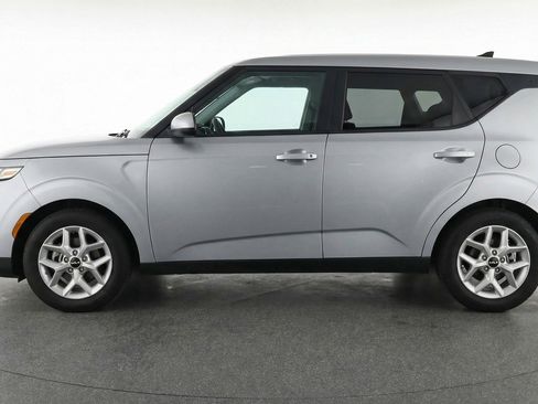 Used 2025 Kia Soul LX w/ LX Technology Package image 5