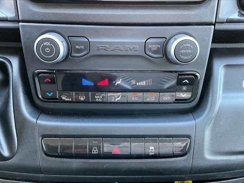 Used 2025 RAM ProMaster 2500 w/ Convenience Group FWD image 16