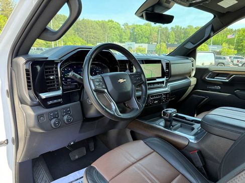 Used 2023 Chevrolet Silverado 1500 High Country w/ Technology Package AWD/4WD image 19