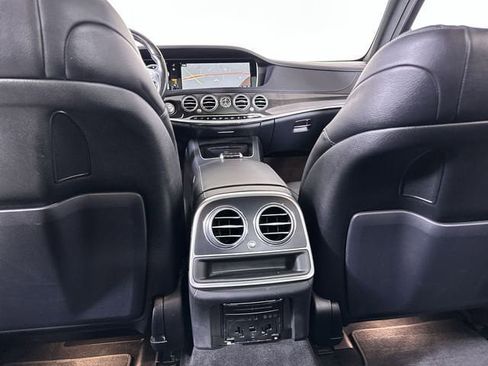 Used 2017 Mercedes-Benz S 550 Sedan image 22