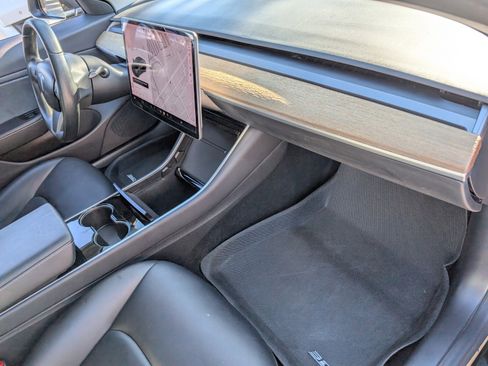 Used 2019 Tesla Model 3 Long Range image 17