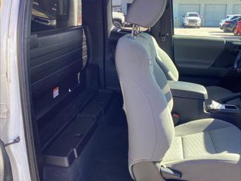 Used 2021 Toyota Tacoma SR image 32