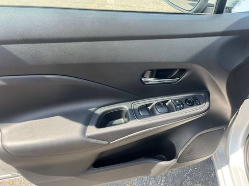 Used 2025 Nissan Versa SV FWD image 18