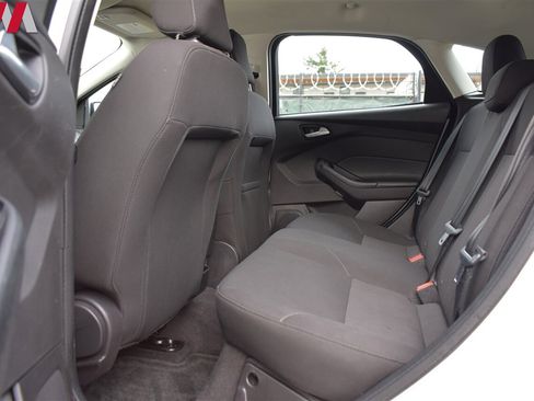 Used 2018 Ford Focus SE w/ Cold Weather Package image 21