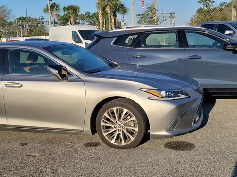 Used 2020 Lexus ES 350 w/ Premium Package image 8