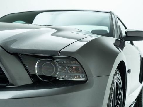 Used 2013 Ford Mustang GT Premium image 11