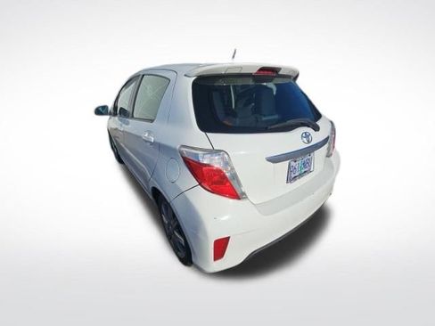 Used 2012 Toyota Yaris SE image 6