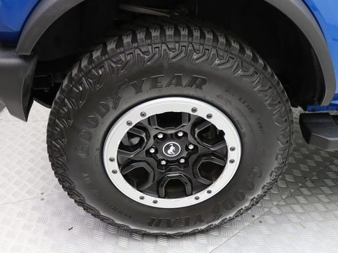 Used 2023 Ford Bronco Outer Banks w/ Sasquatch Package image 4