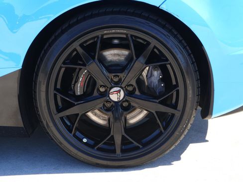 Used 2022 Chevrolet Corvette Stingray Coupe w/ Z51 Performance Package image 9