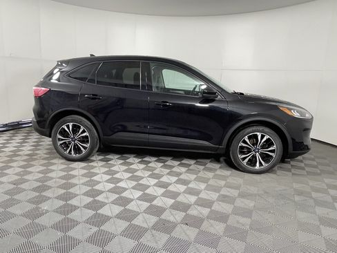 Certified 2022 Ford Escape SE w/ SE Sport Appearance Package AWD/4WD image 6