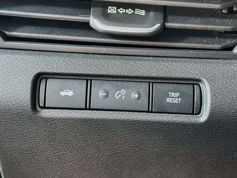 Used 2024 Nissan Altima 2.5 SV image 16