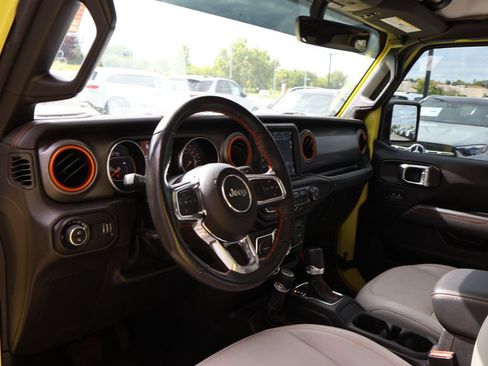Used 2023 Jeep Gladiator Mojave w/ LED Lighting Group AWD/4WD image 14