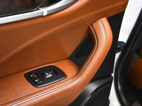 Used 2021 Maserati Levante image 13