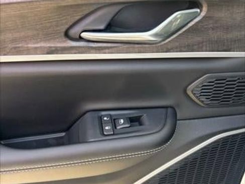 New 2026 Jeep Grand Cherokee Limited image 40