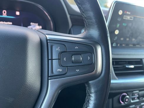 Used 2022 Chevrolet Suburban LT w/ LT Signature Package image 23