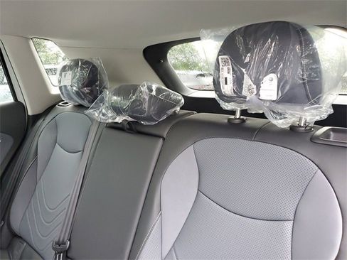 New 2025 Volkswagen Tiguan SE image 11