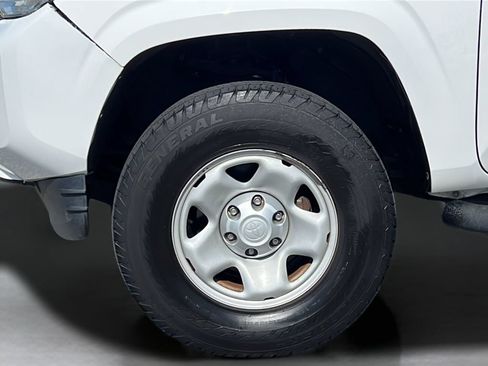 Used 2017 Toyota Tacoma SR RWD image 24