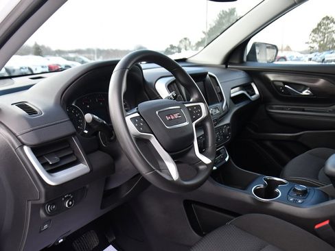 Used 2022 GMC Terrain SLE w/ Driver Convenience Package image 11