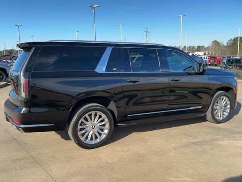Used 2023 Cadillac Escalade ESV Premium Luxury image 8