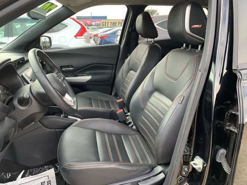 Used 2020 Nissan Kicks SR w/ SR Premium Package FWD image 17