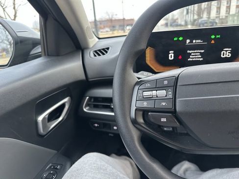 Certified 2025 Kia K4 LXS image 40