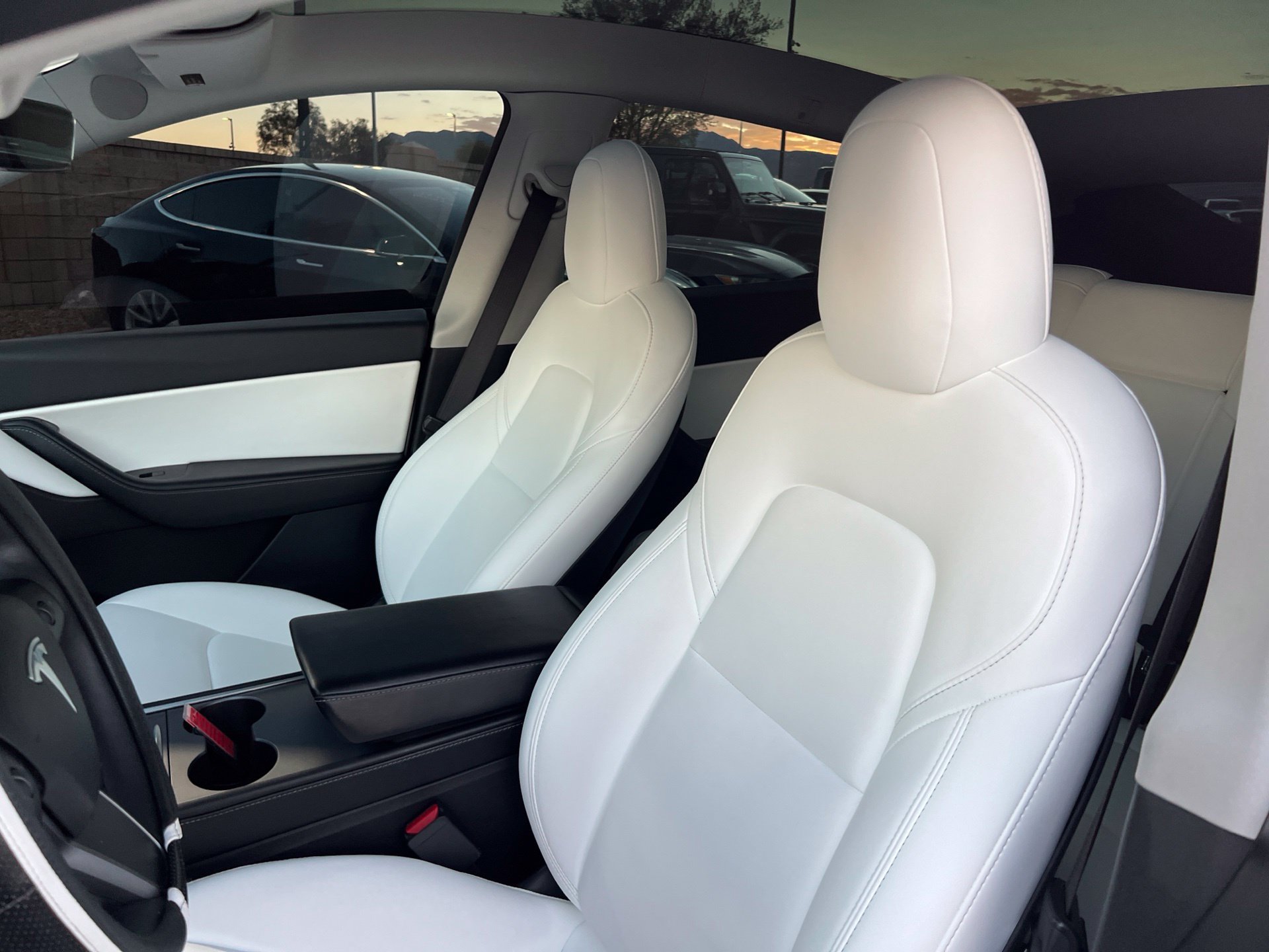 Used 2021 Tesla Model Y Long Range AWD/4WD image 28