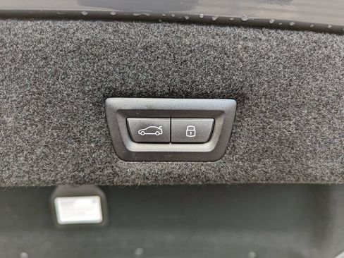 Used 2023 BMW 760i xDrive AWD/4WD image 47